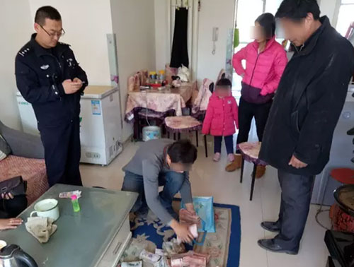 17萬當垃圾丟掉：驚慌失措！全家上陣翻找垃圾桶