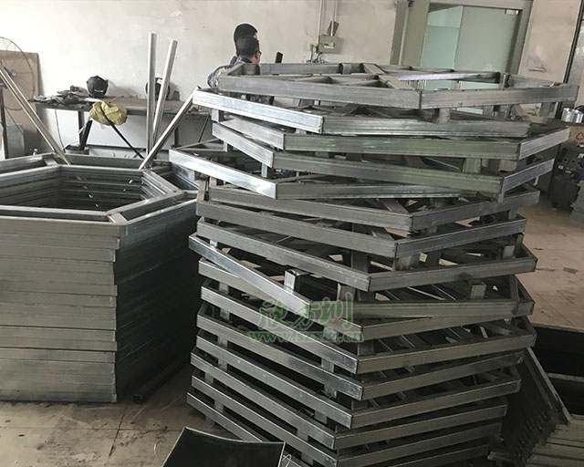 ?？诨疖囌菊九_花盆垃圾桶生產工藝